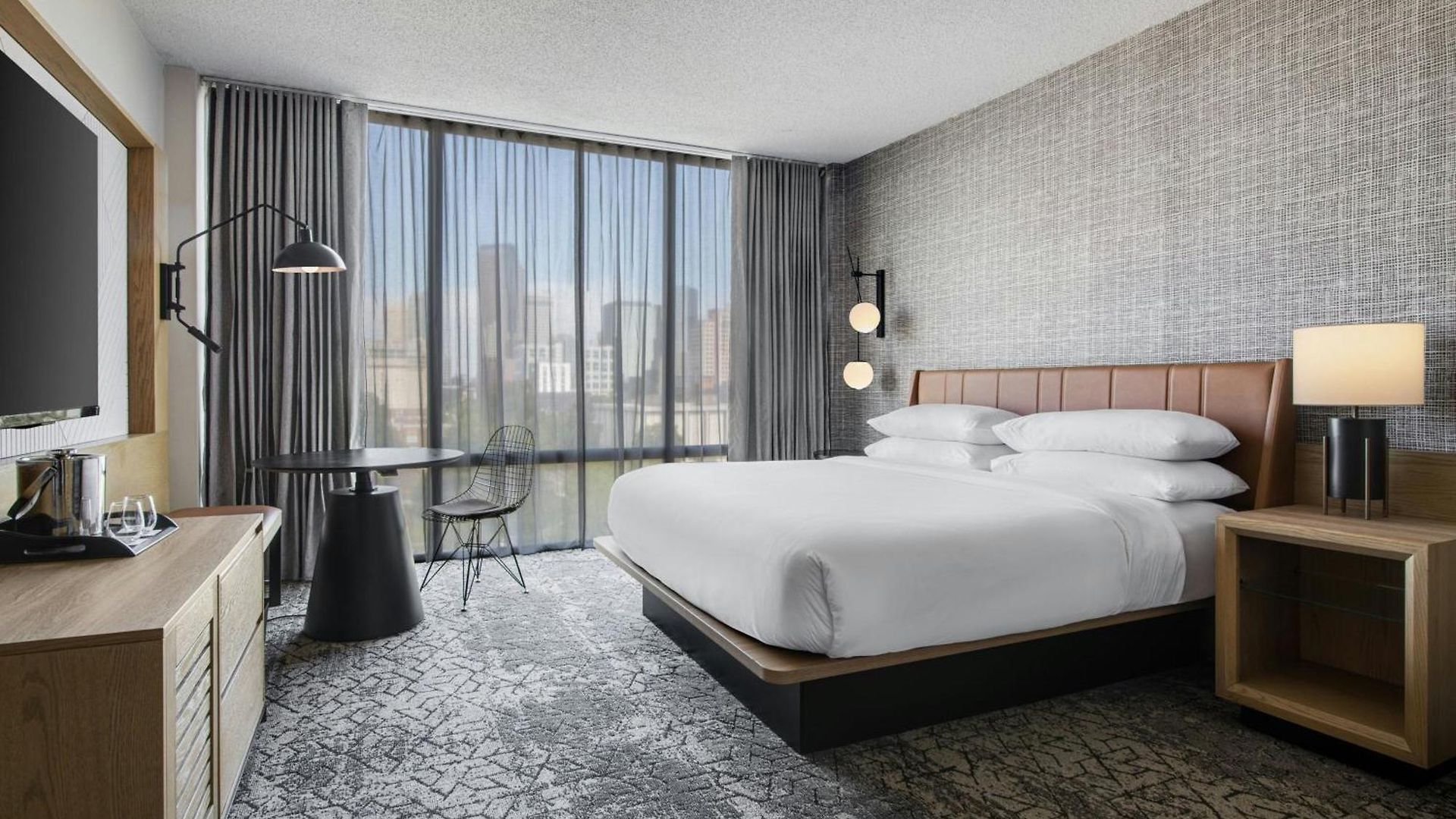 Sheraton Hotel 4*