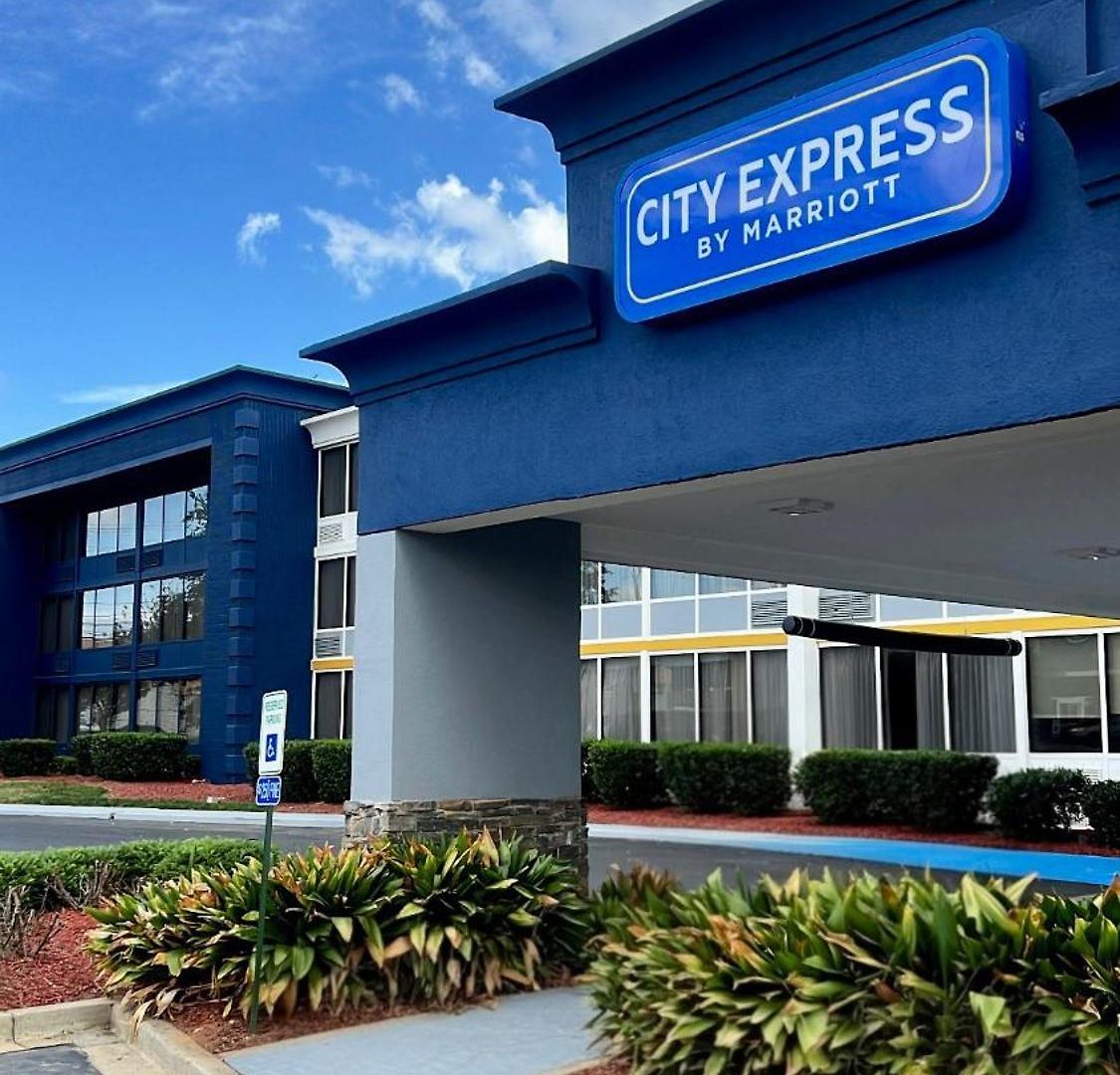Hotel Express By Marriott South End 3*