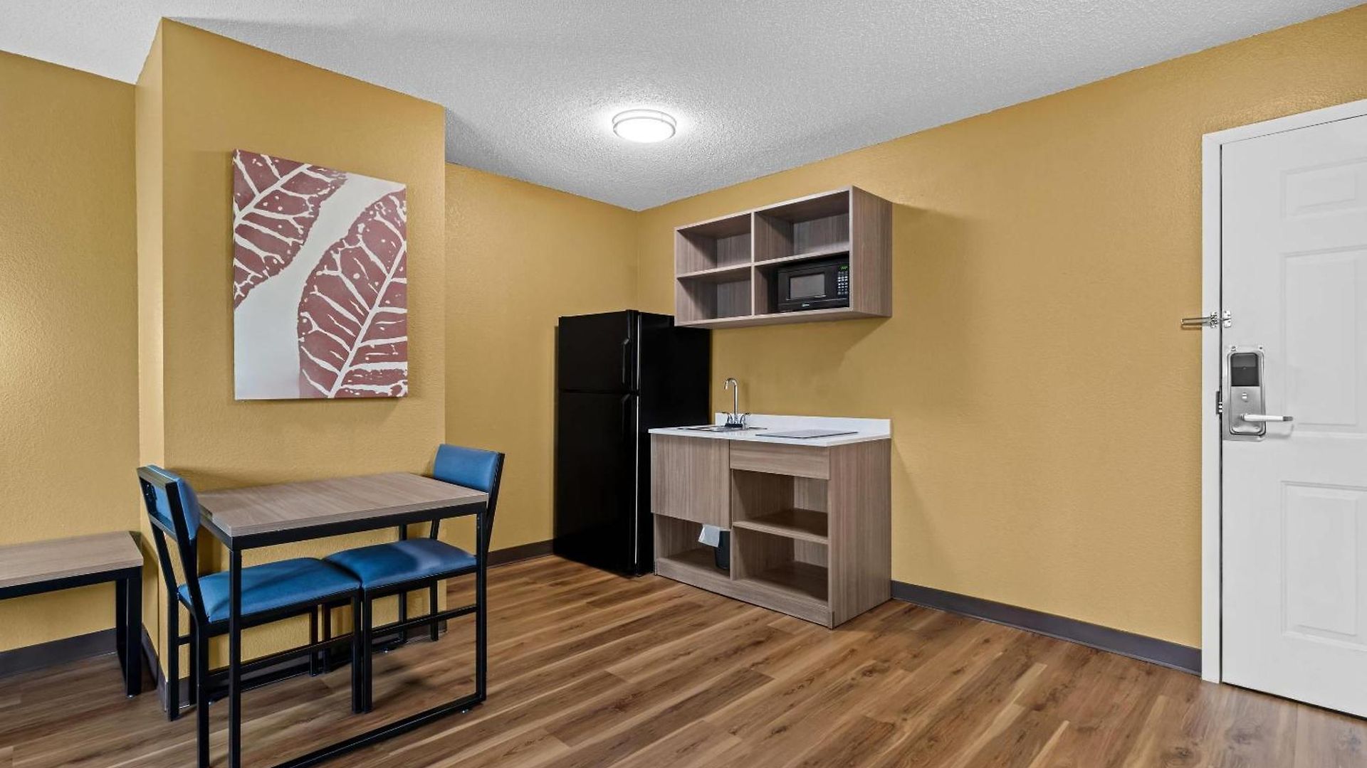Mainstay - Executive Park Charlotte