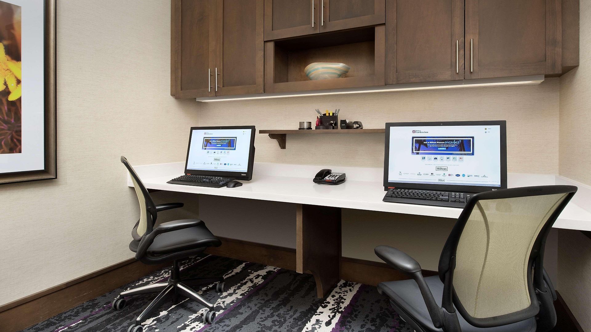 Hilton Garden Airport 3*