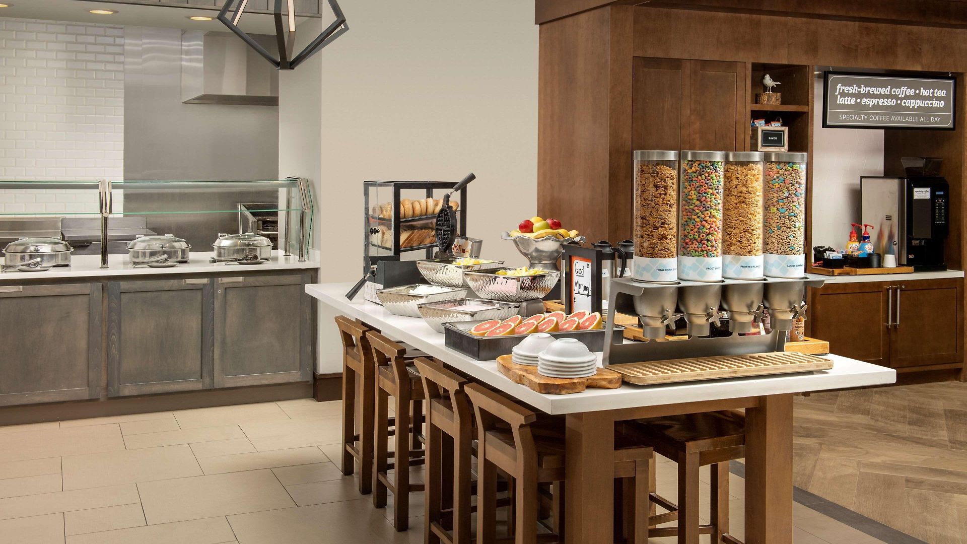 Hilton Garden Airport 3*
