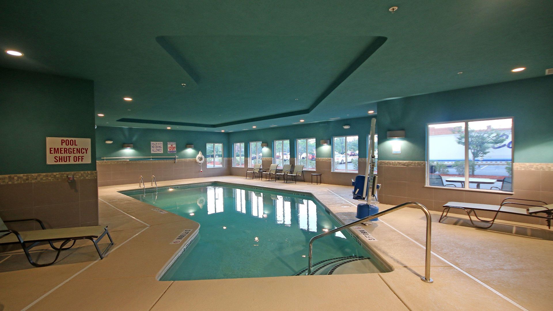 Express & North By Ihg Charlotte
