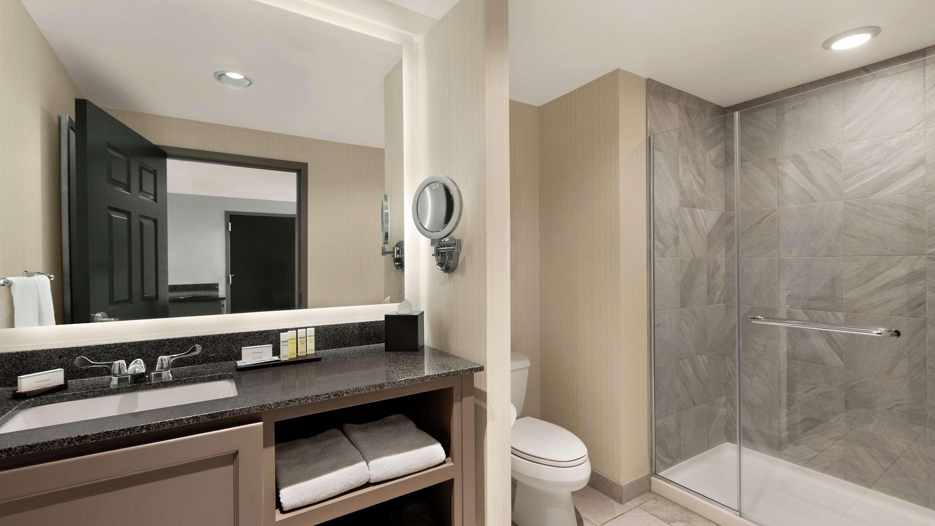 Hotel Embassy Charlotte/ayrsley 4*