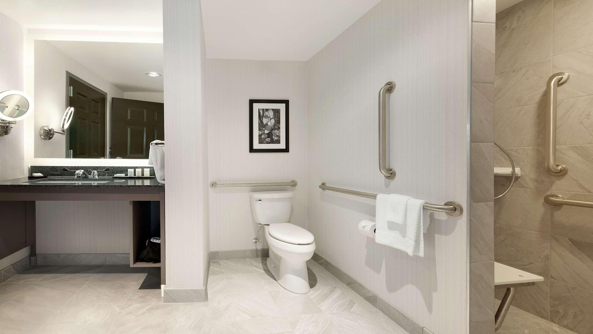 Hotel Embassy Charlotte/ayrsley 4*