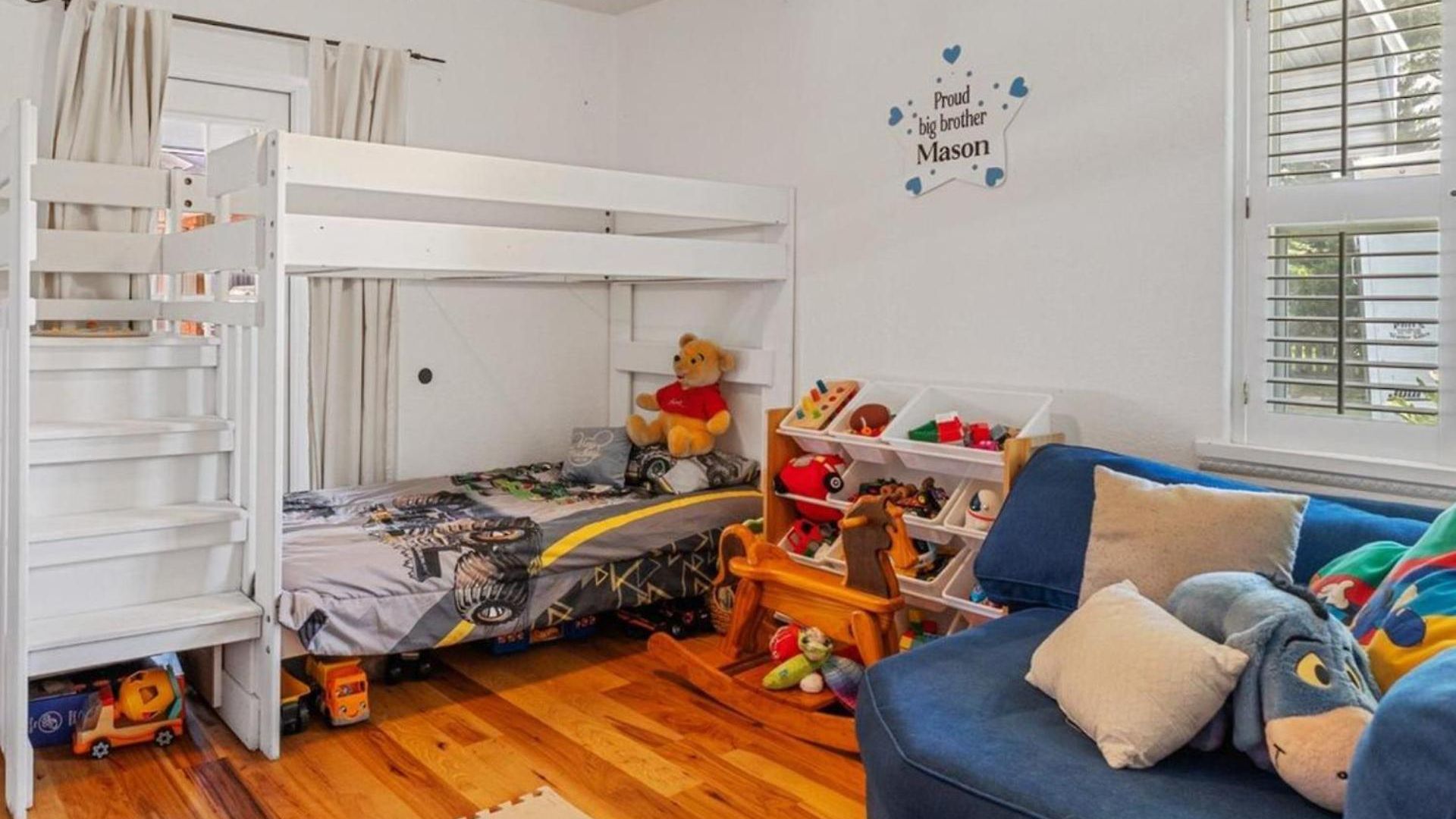 2 Bed Sleeps 4 With Free Parking *