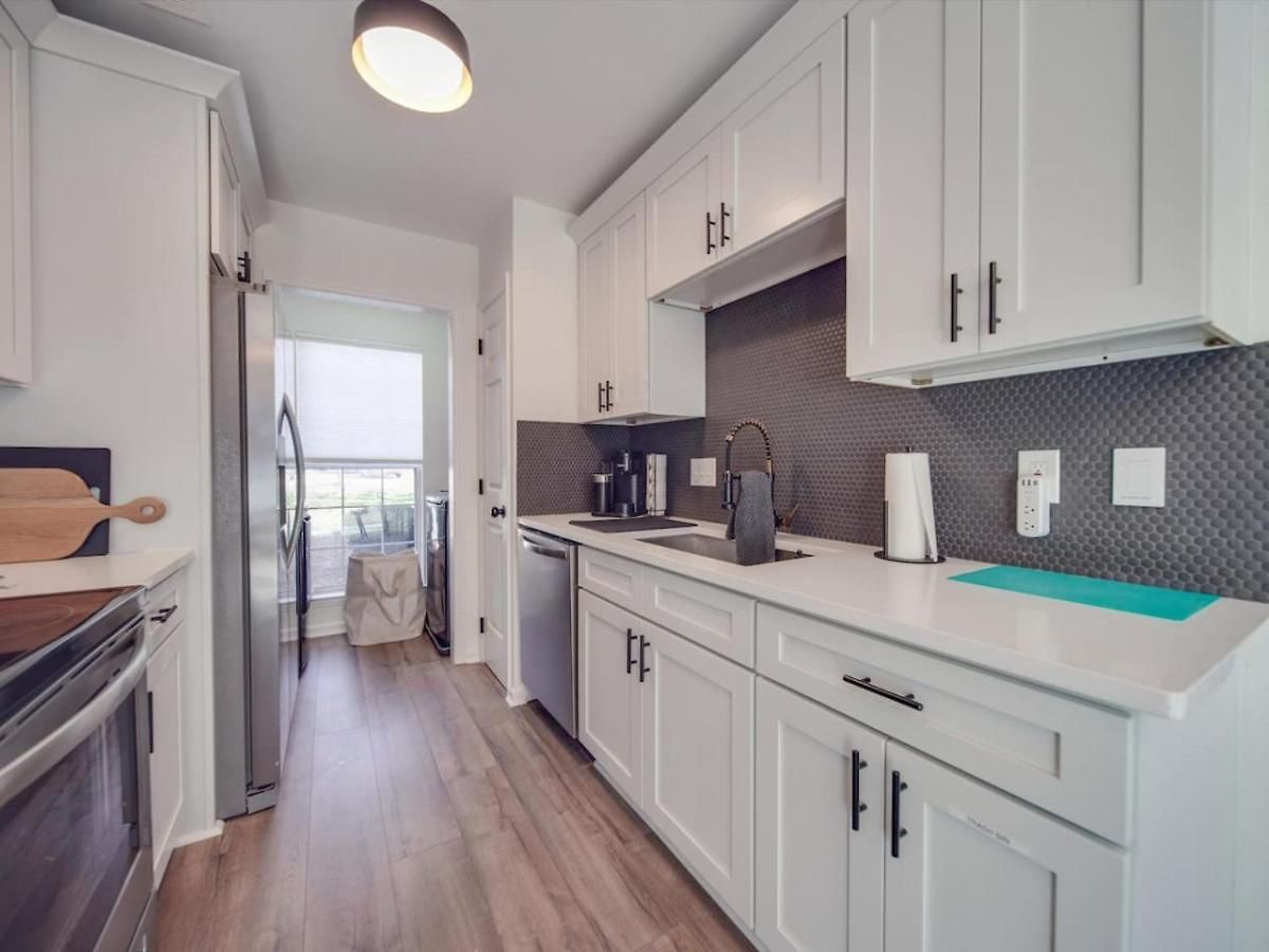 Fully Updated Cozy 3 Bedroom Ranch Escape -wwc- Airport *