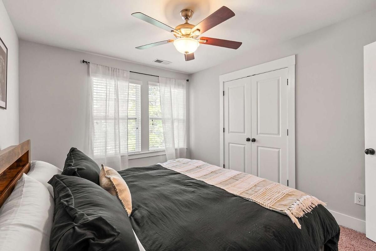 Modern Upscale Farmhouse- In Uptown Clt! * Charlotte