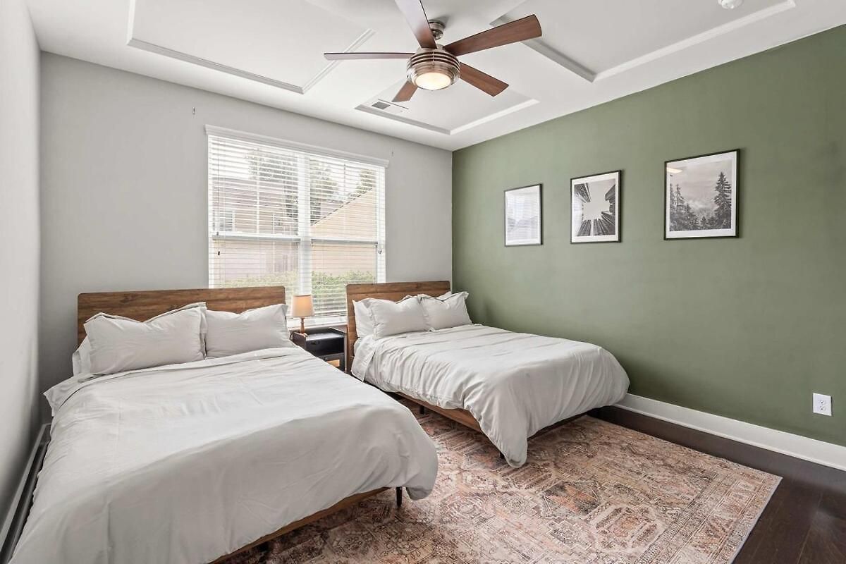 Modern Upscale Farmhouse- In Uptown Clt! *