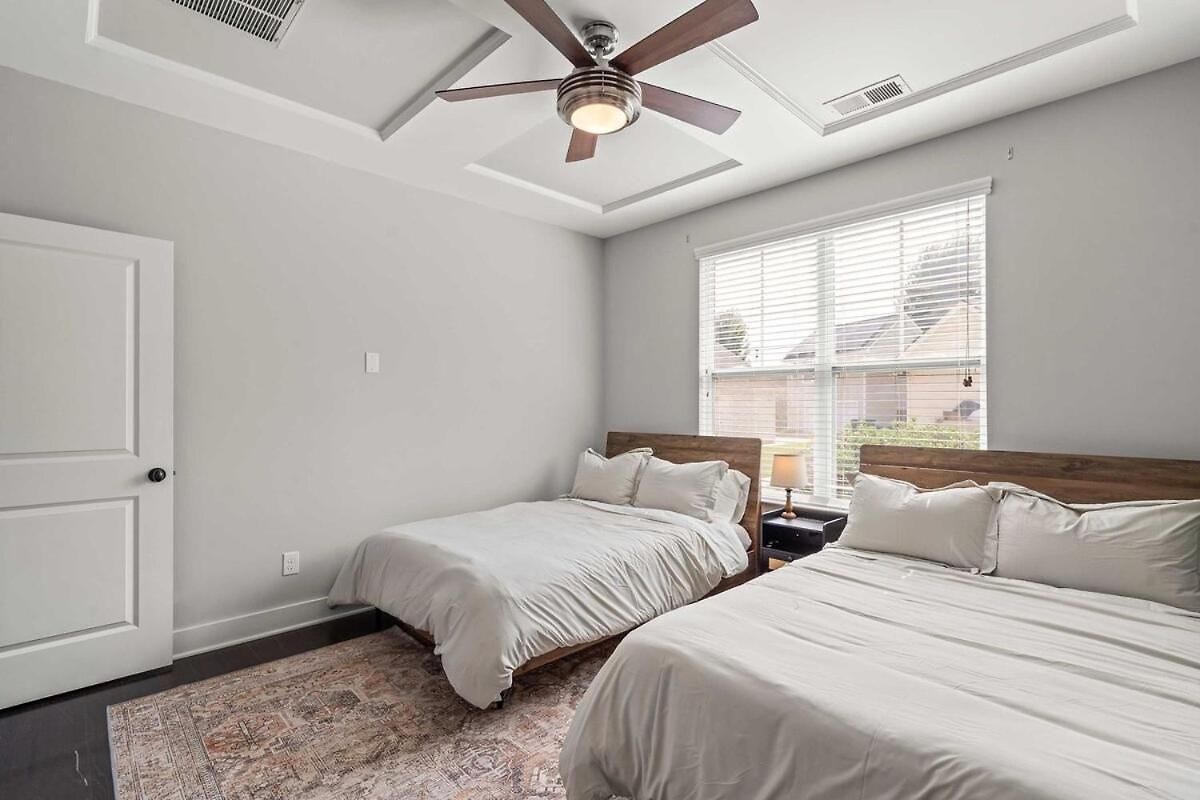Modern Upscale Farmhouse- In Uptown Clt! Apartment Charlotte
