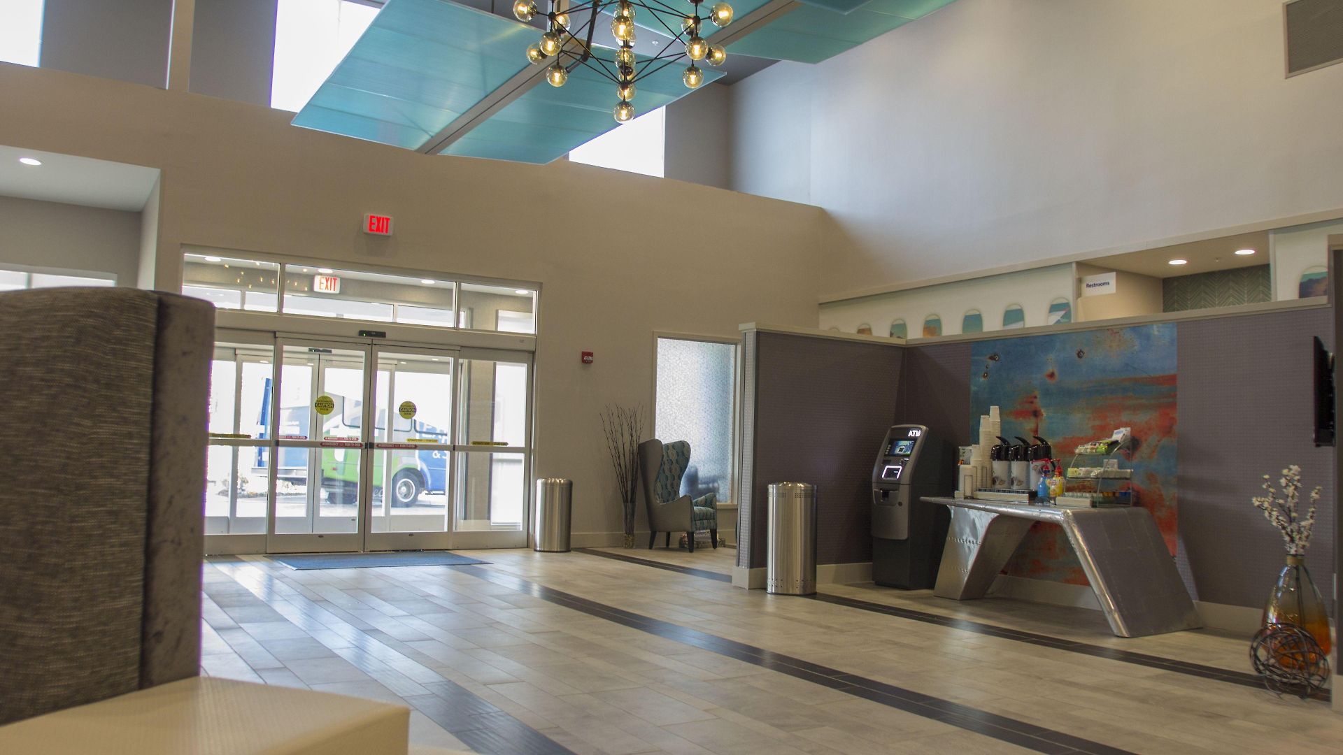 Hotel Express & - Airport By Ihg 3*