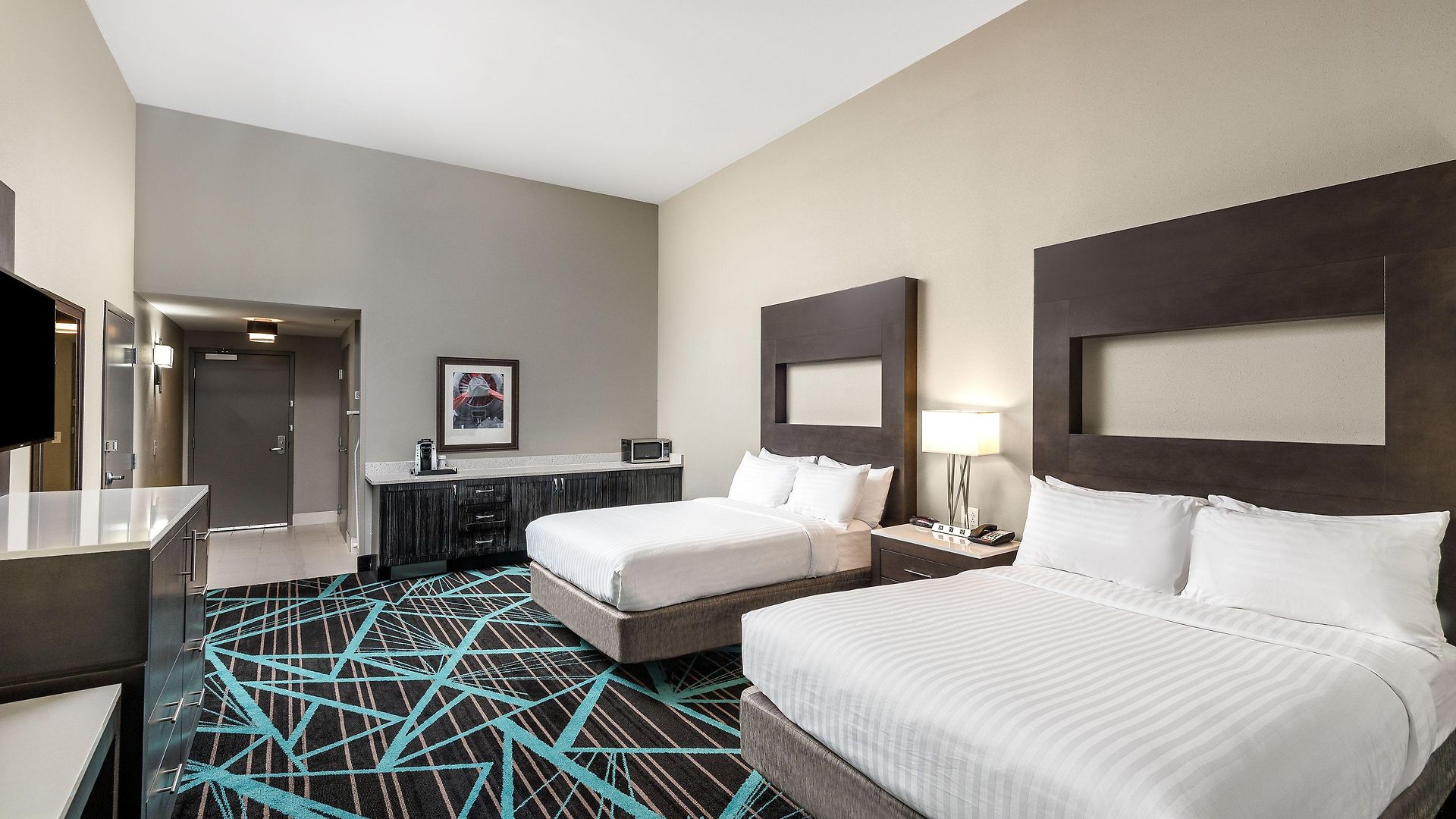Hotel Express & - Airport By Ihg 3*