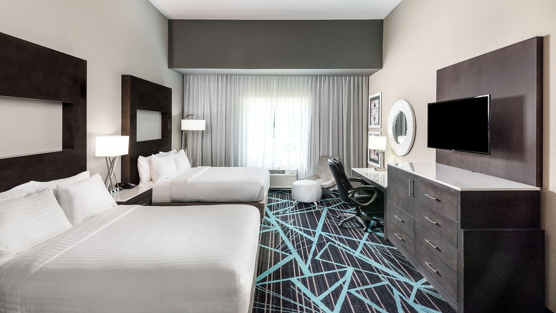 Hotel Express & - Airport By Ihg