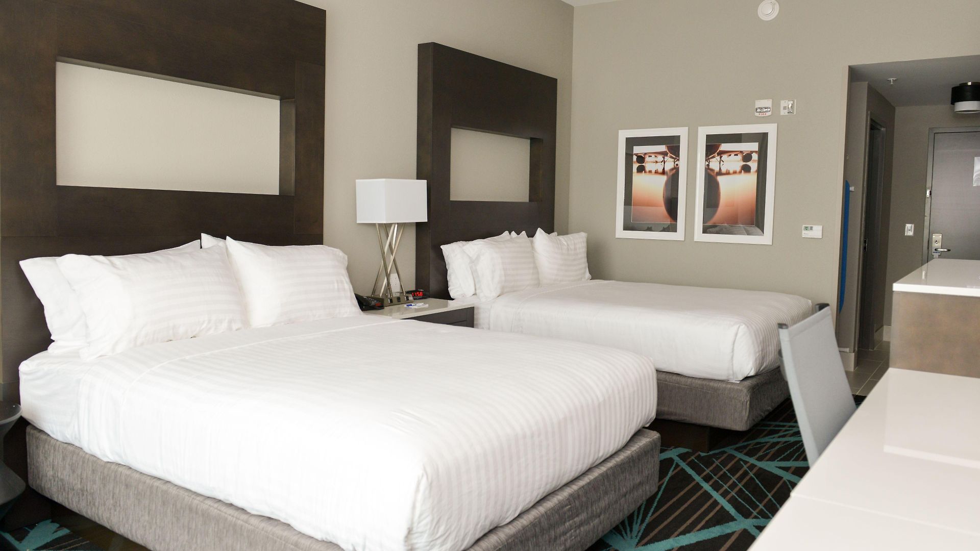 Express & - Airport By Ihg Hotel 3*