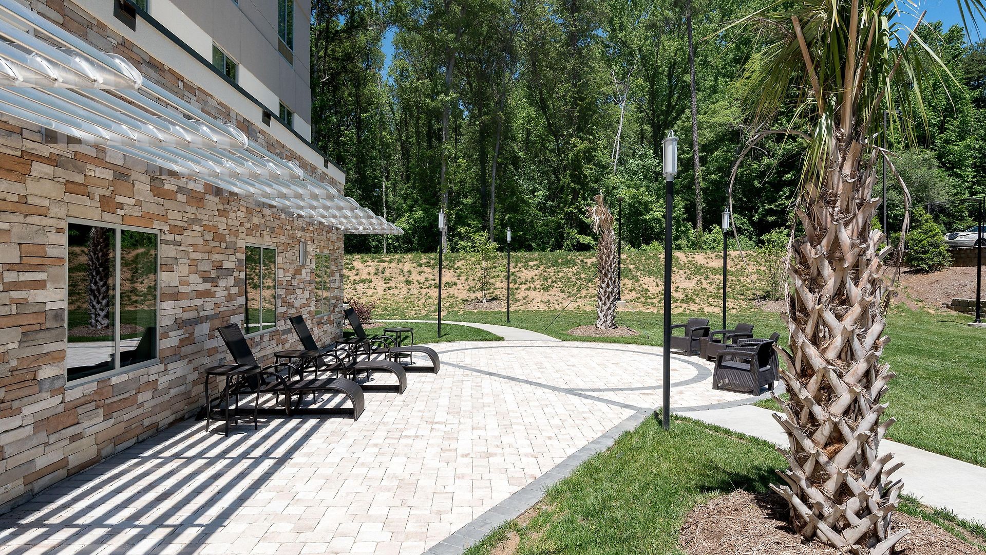 Hotel Express & - Airport By Ihg