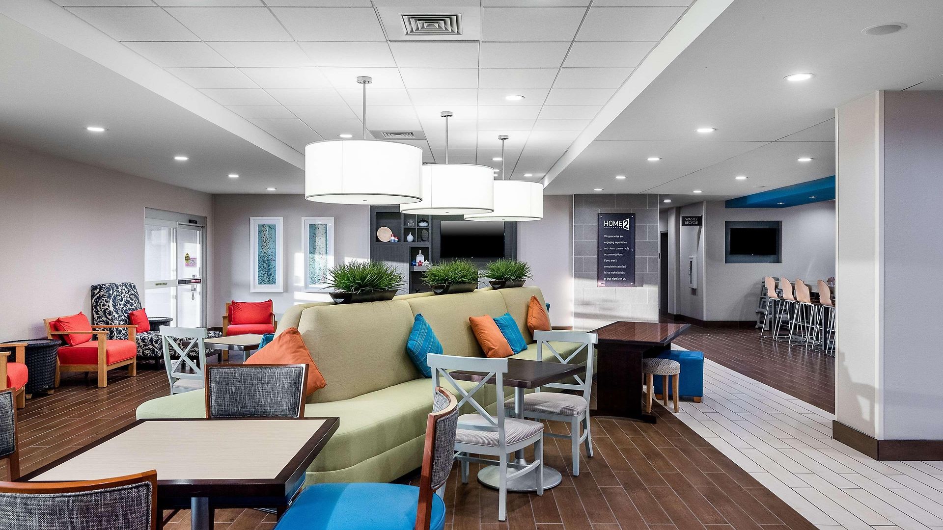 Hotel Home2 By Hilton Research Park 3*