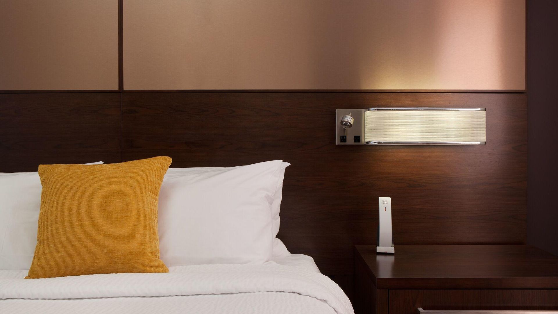 Hotel By Marriott Airport