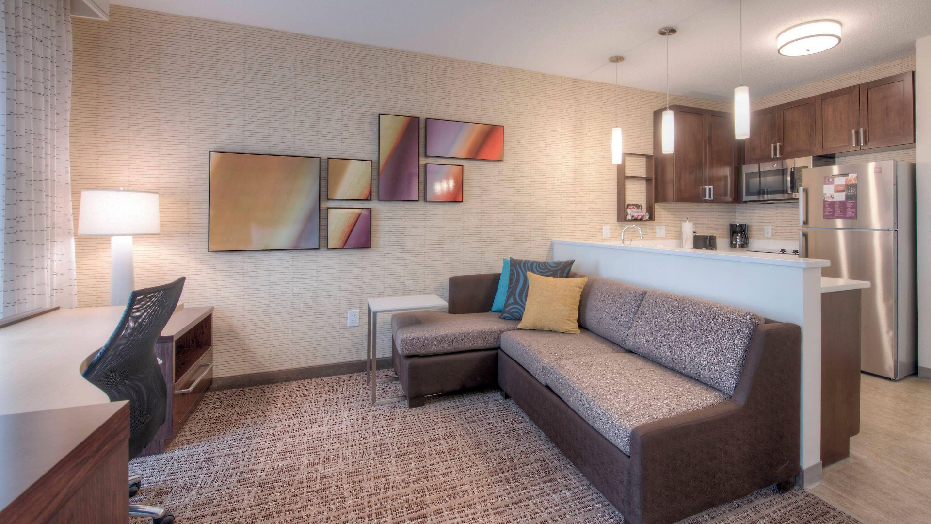 Hotel By Marriott Airport