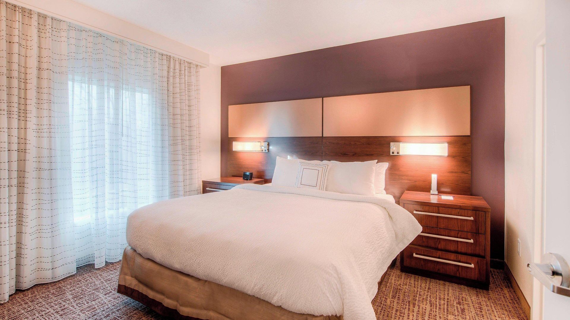 By Marriott Airport Hotel