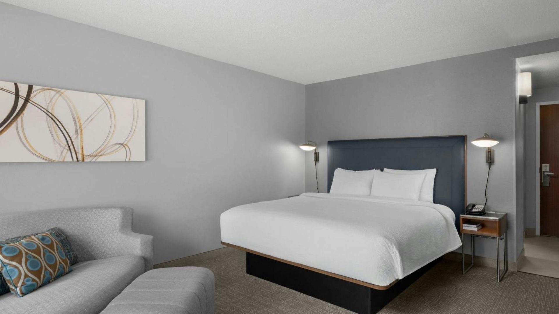 Hotel Courtyard Airport North 3*
