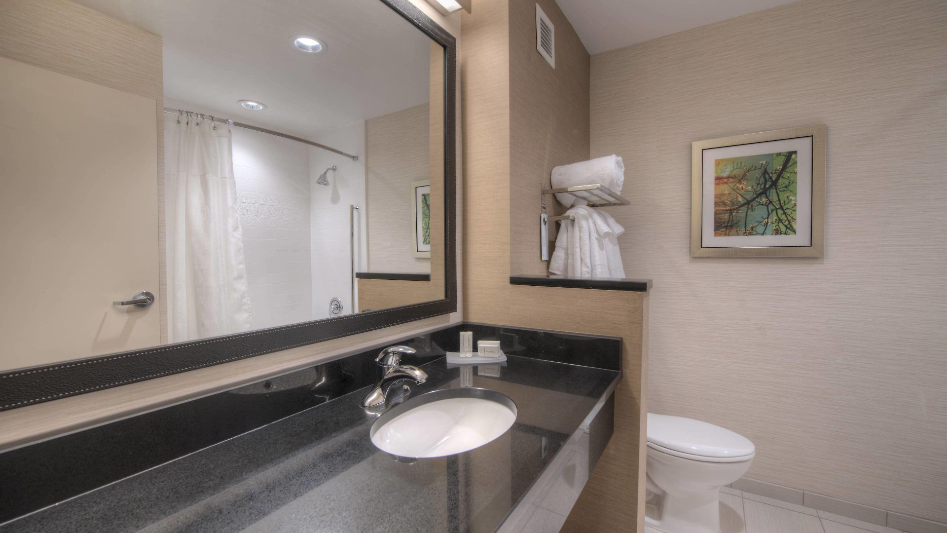 Fairfield & By Marriott Airport Hotel