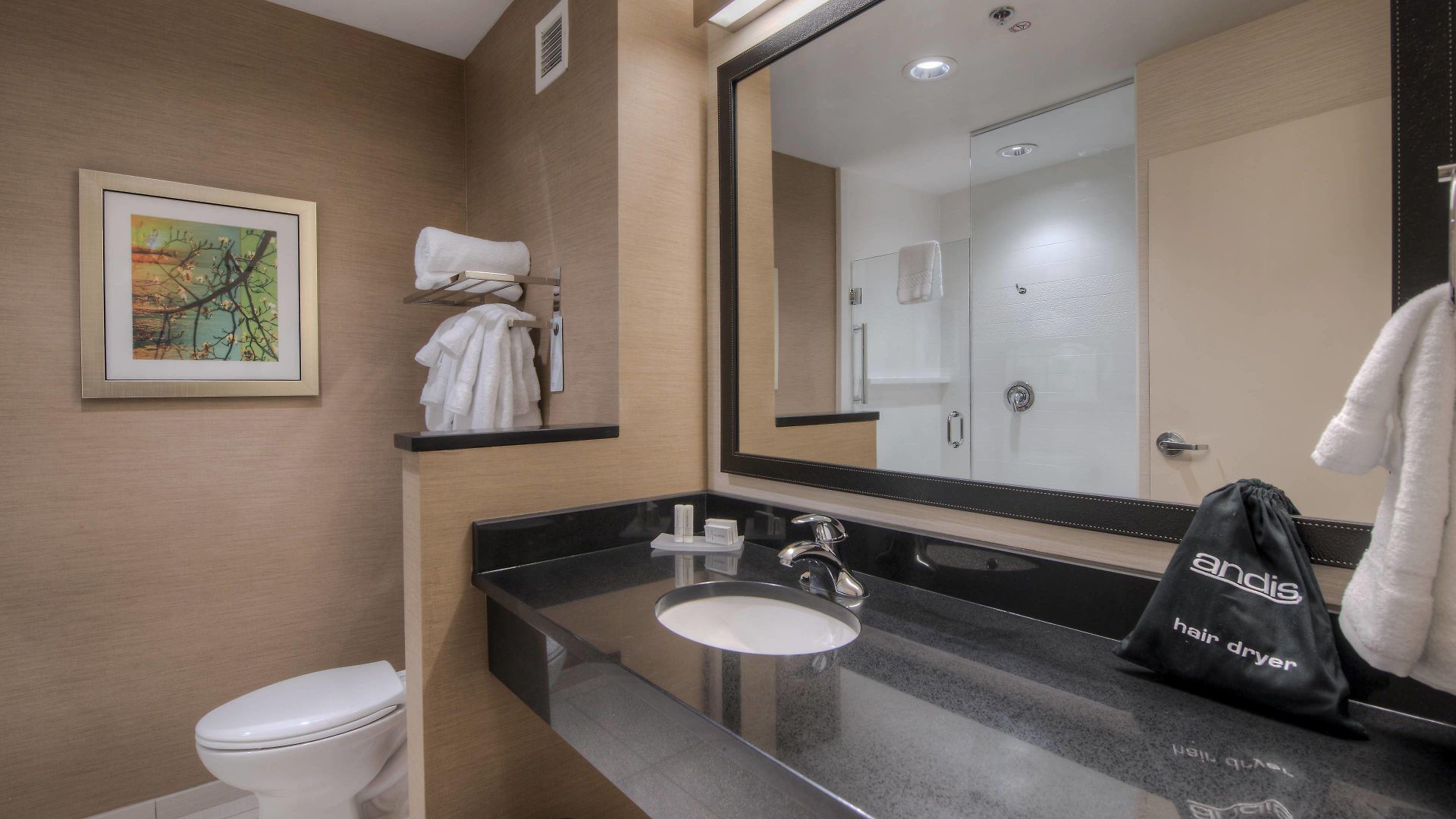 Hotel Fairfield & By Marriott Airport 3*