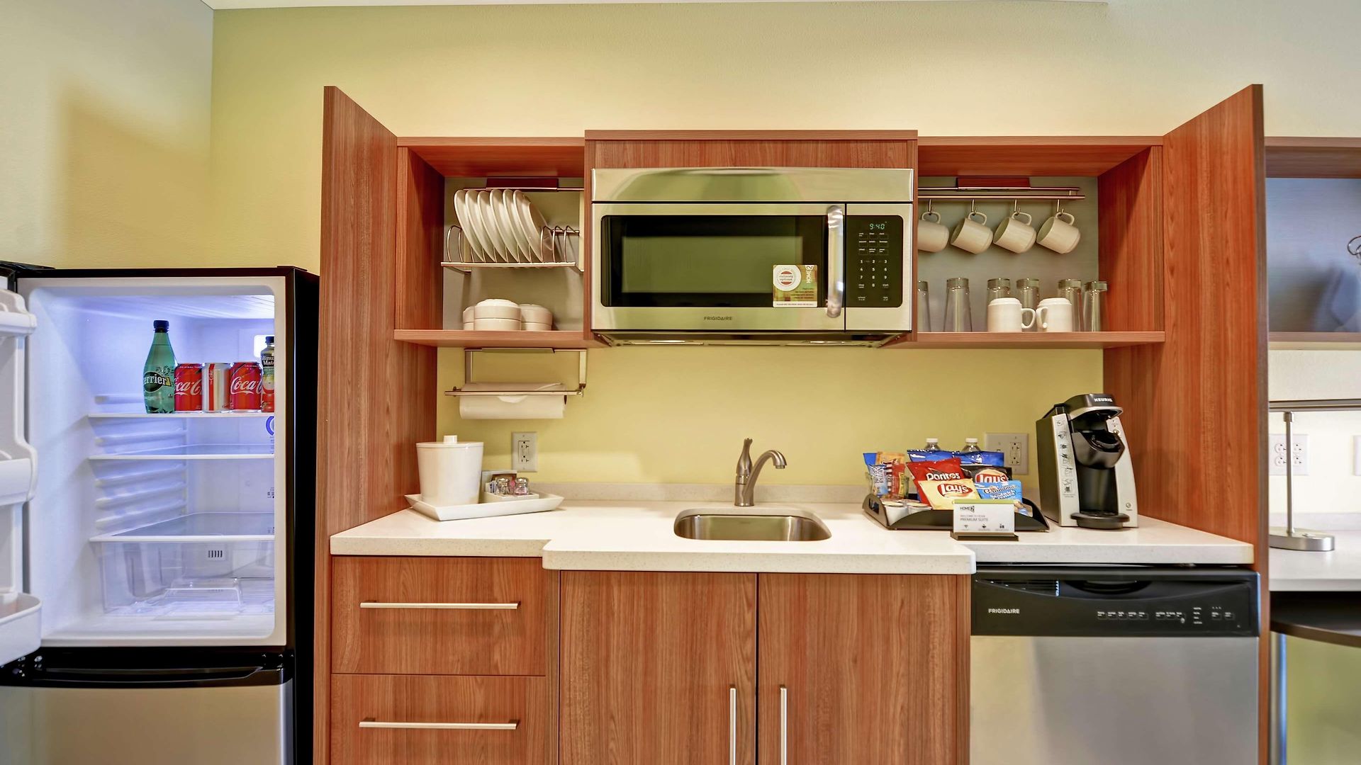 Home2 By Hilton Airport Hotel 3*