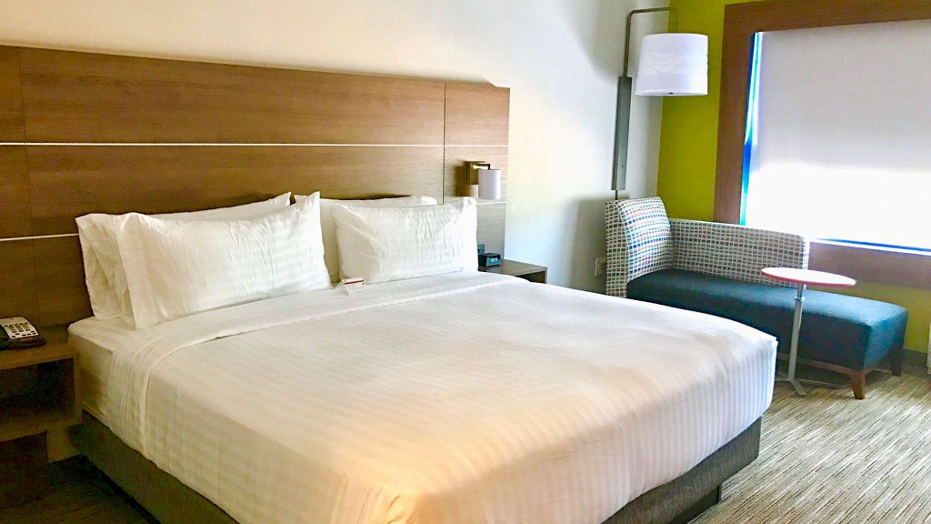 Express & - Ne - Area By Ihg Hotel