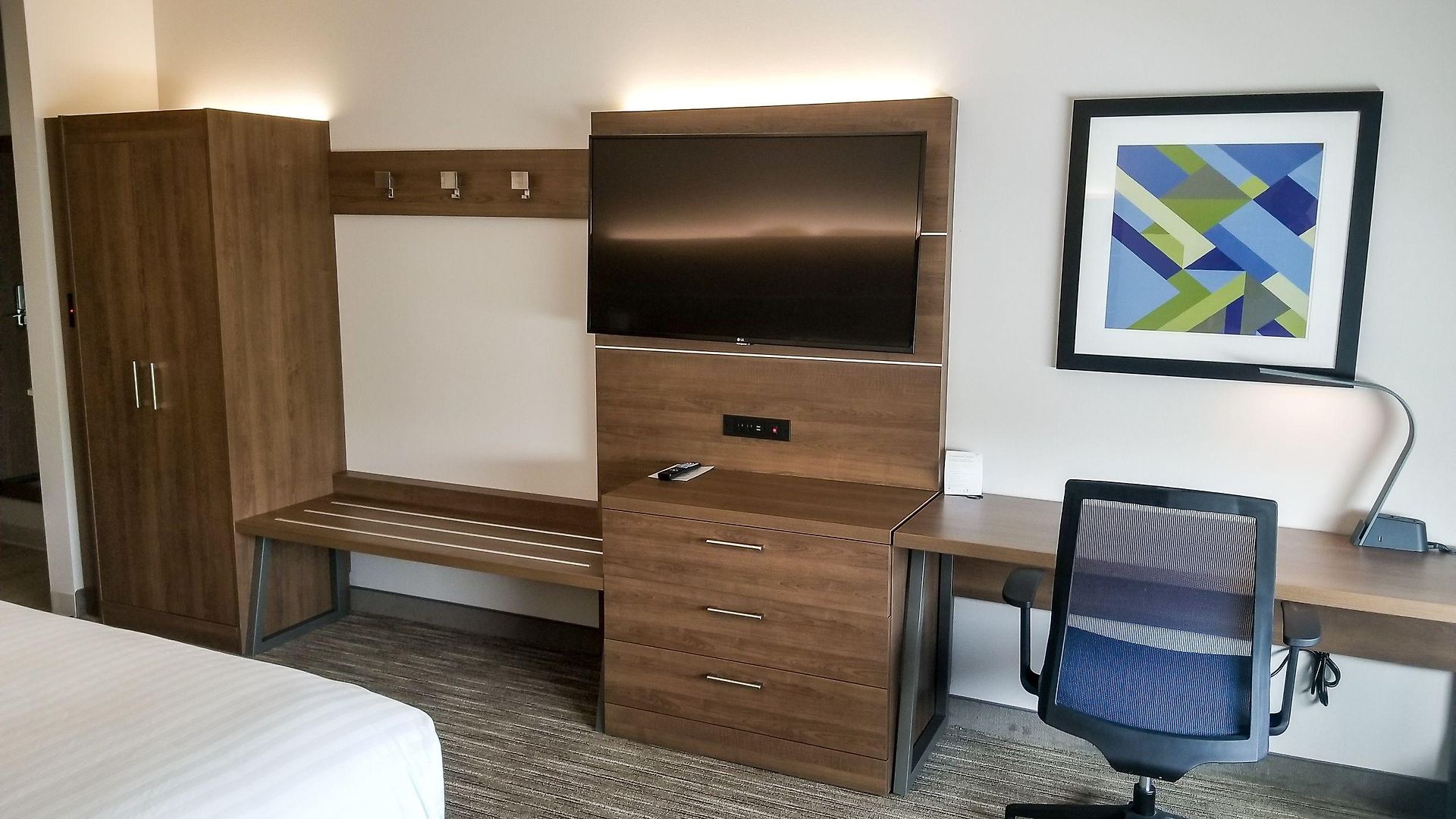 Hotel Express & - Ne - Area By Ihg Charlotte