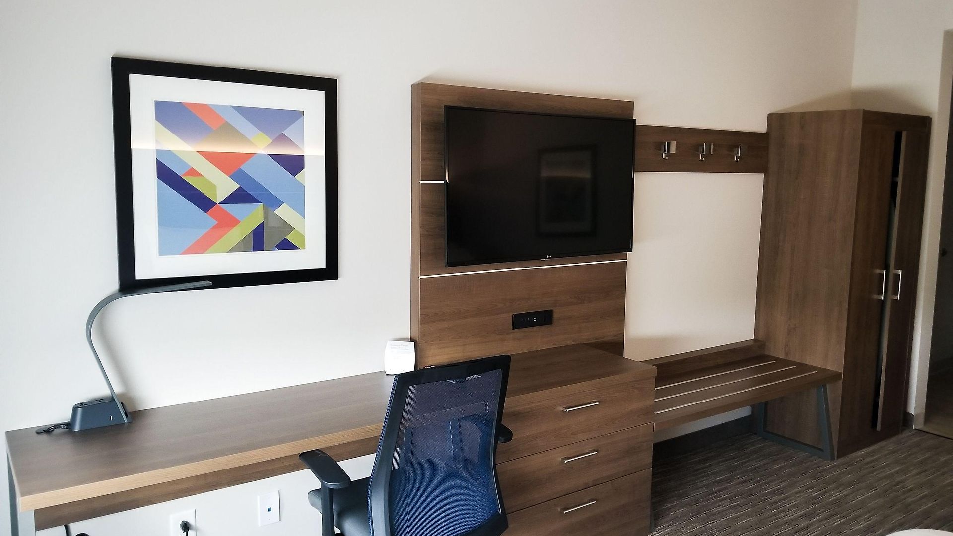 Express & - Ne - Area By Ihg 3*