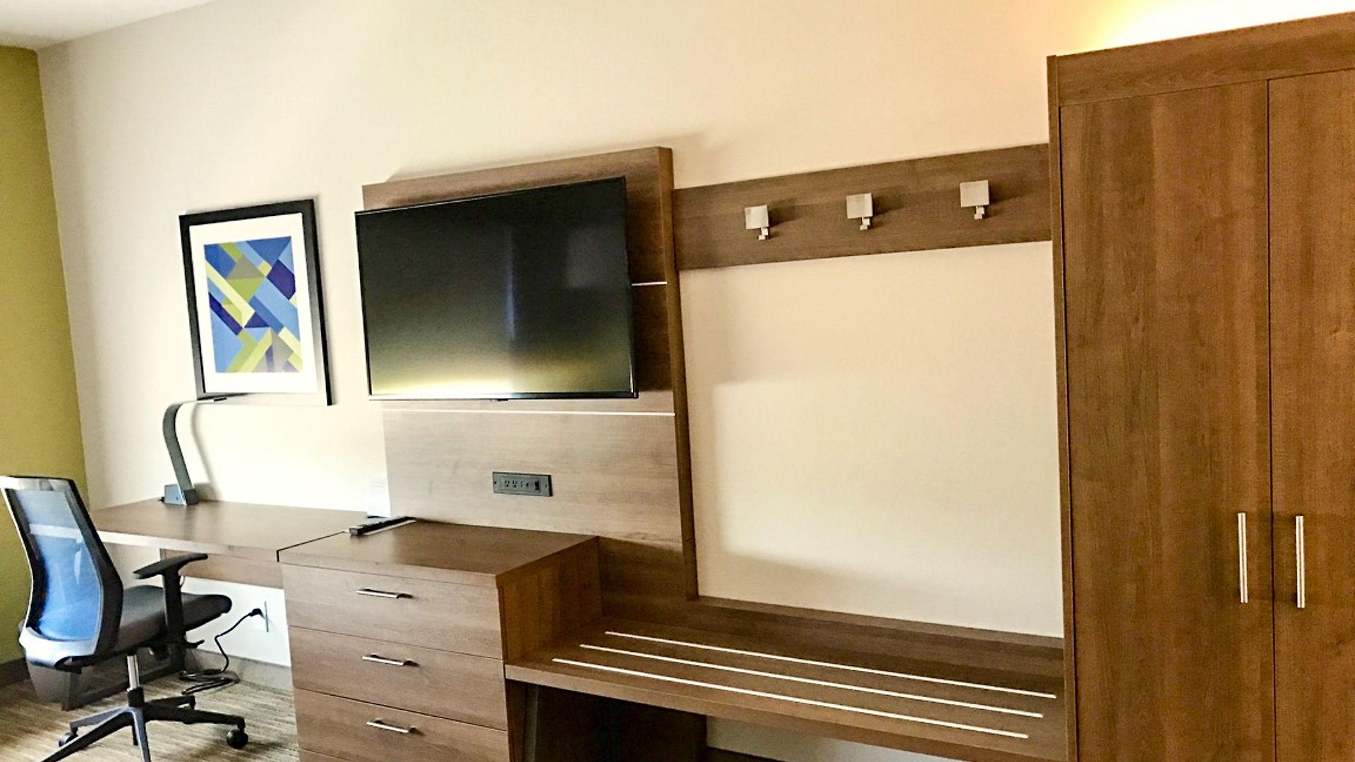 Express & - Ne - Area By Ihg Hotel 3*