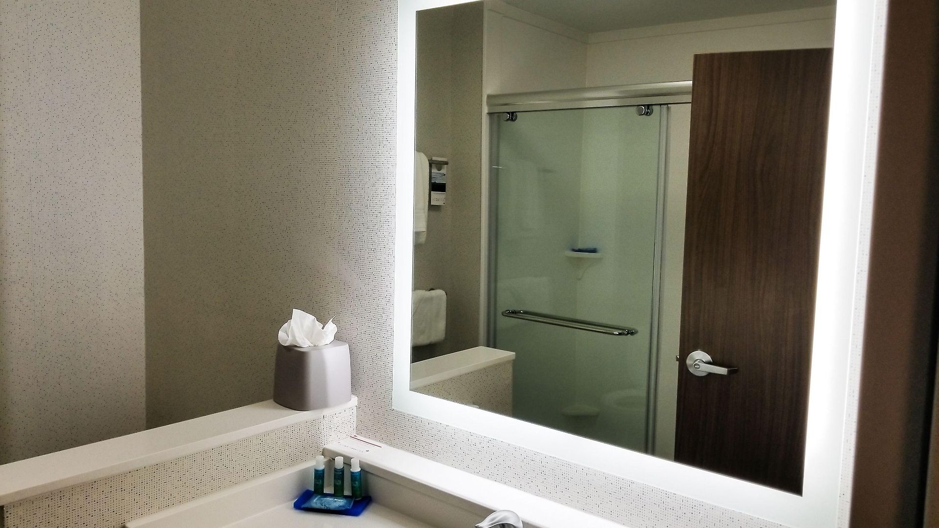 Hotel Express & - Ne - Area By Ihg Charlotte