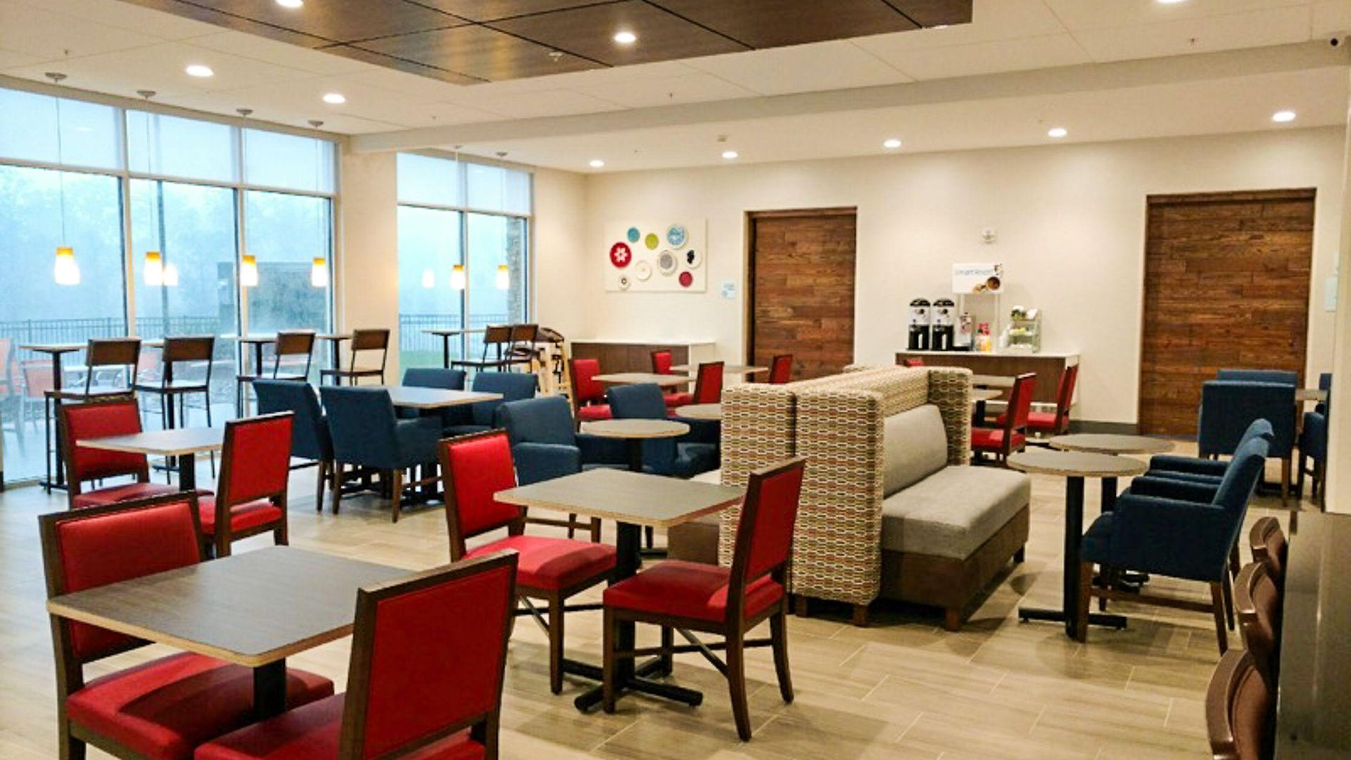 Express & - Ne - Area By Ihg