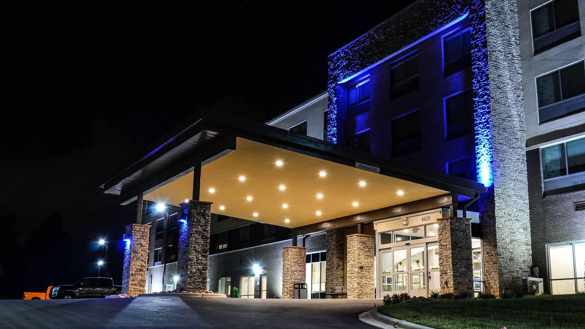 Express & - Ne - Area By Ihg Hotel Charlotte
