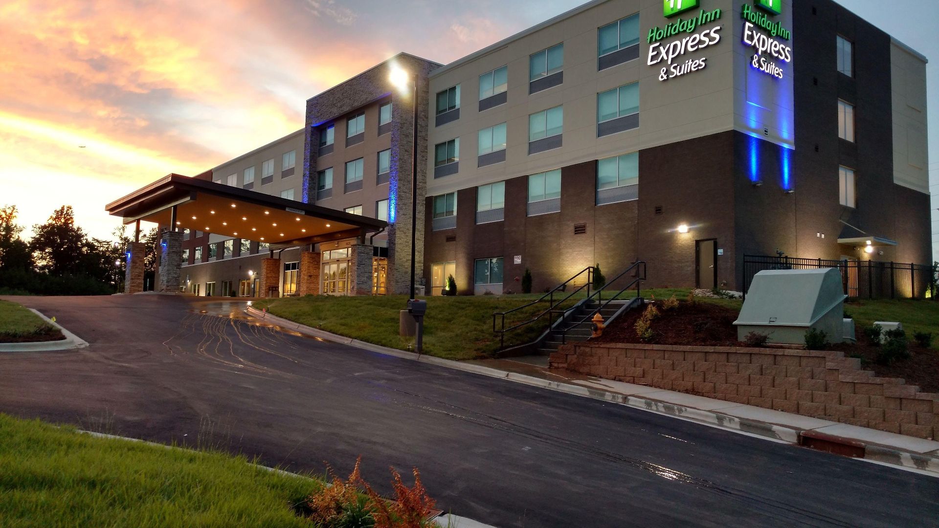 Hotel Express & - Ne - Area By Ihg 3*