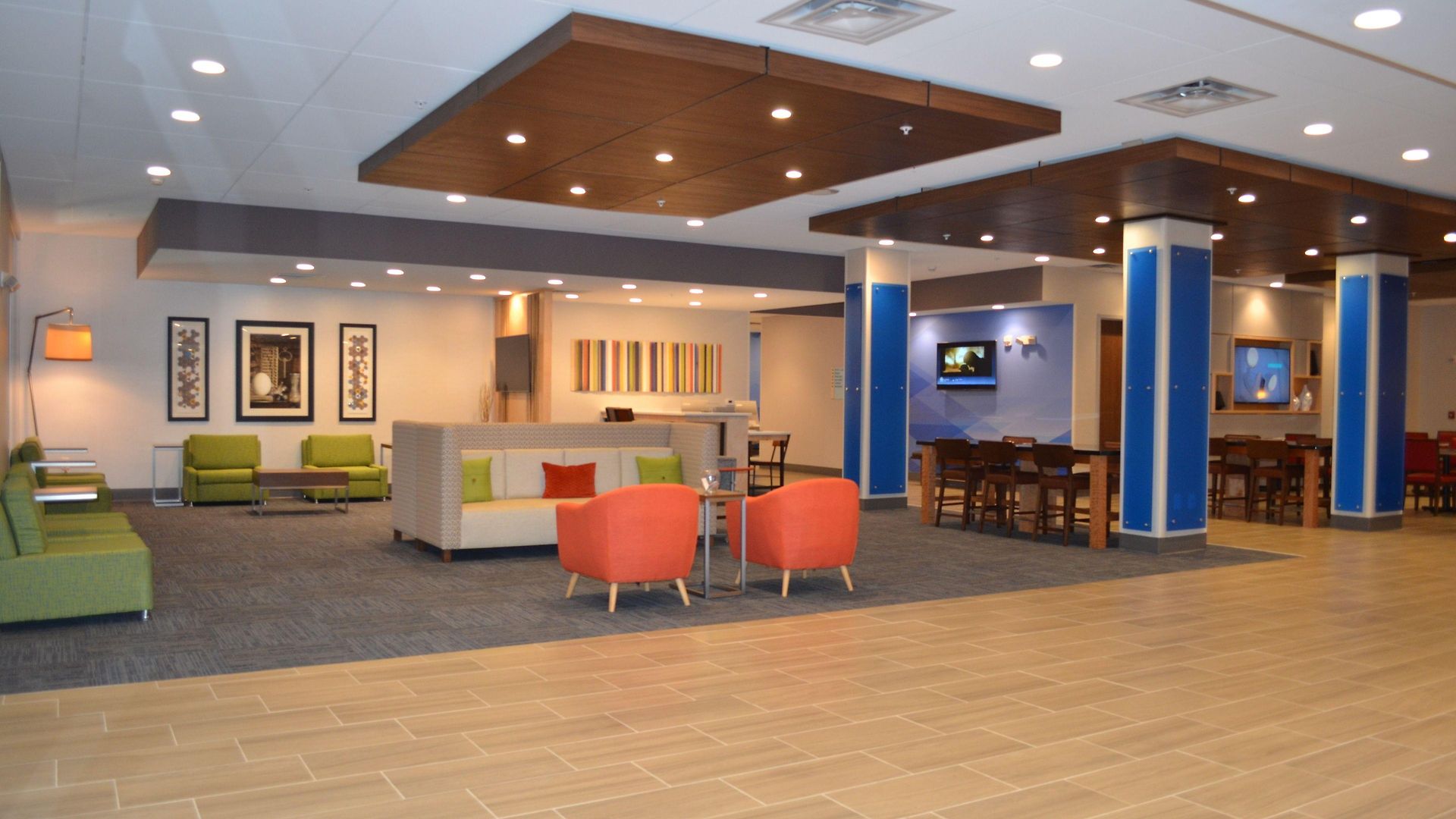 Express & - Ne - Area By Ihg Hotel