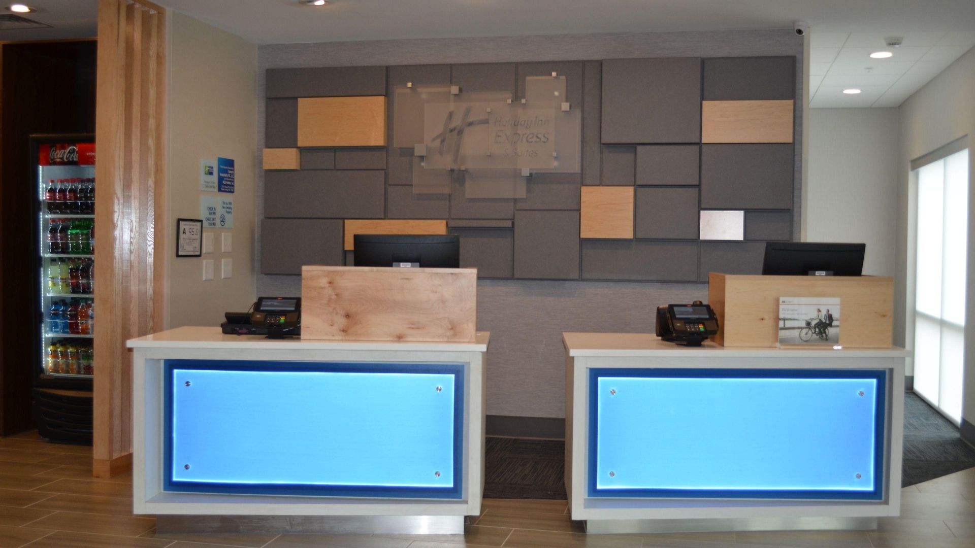Express & - Ne - Area By Ihg 3*