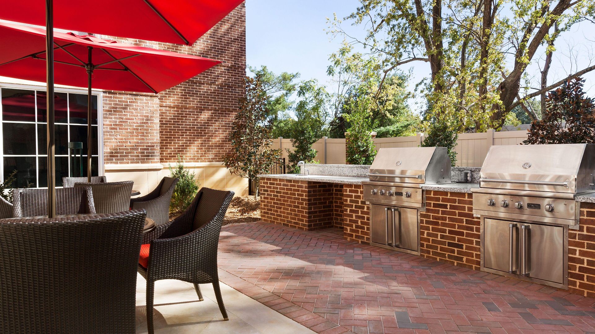 Hilton Garden Southpark 3*