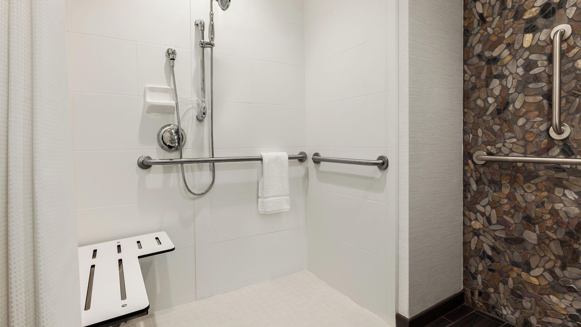 Hilton Garden Southpark 3*