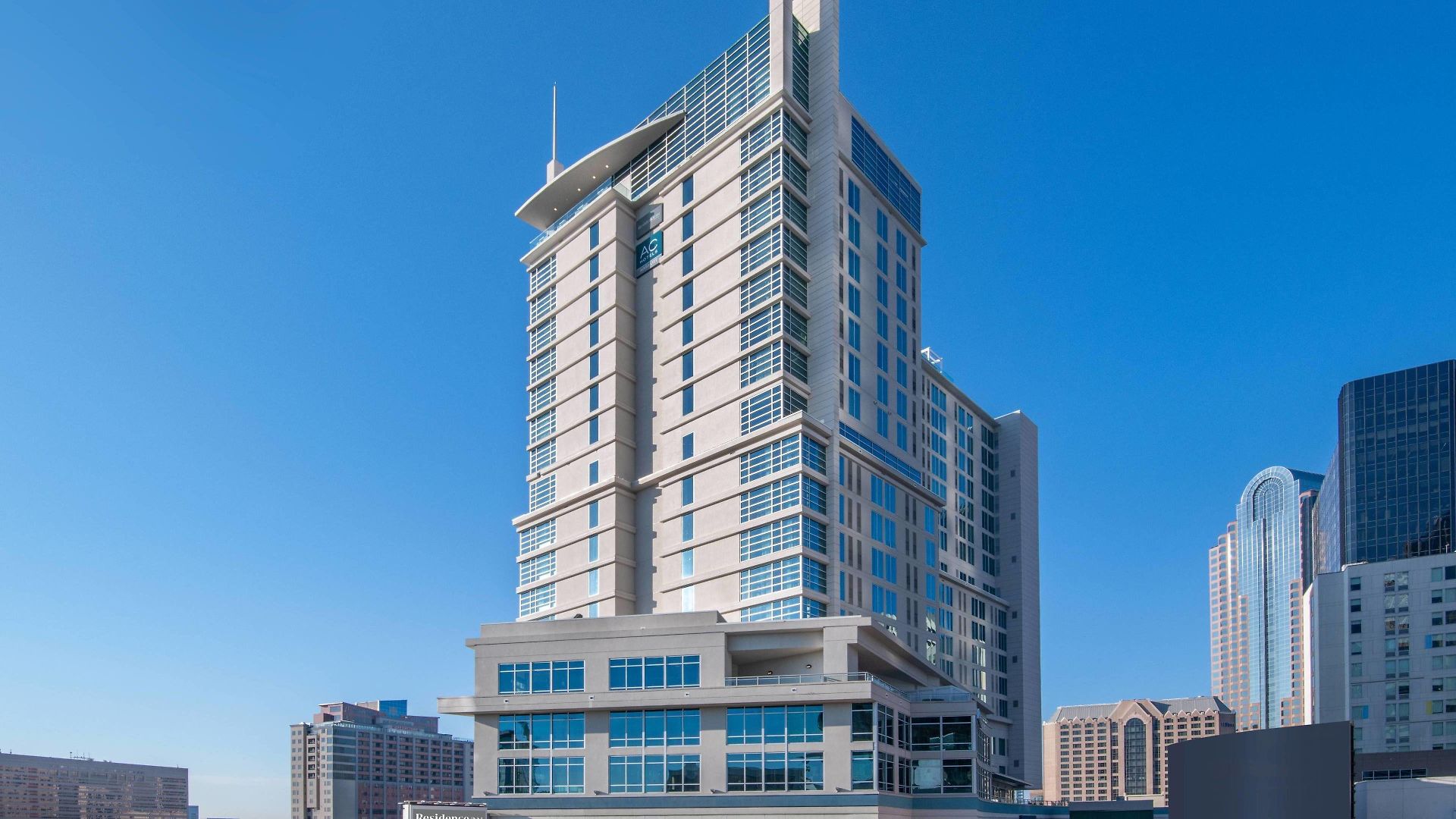 By Marriott Center Hotel Charlotte