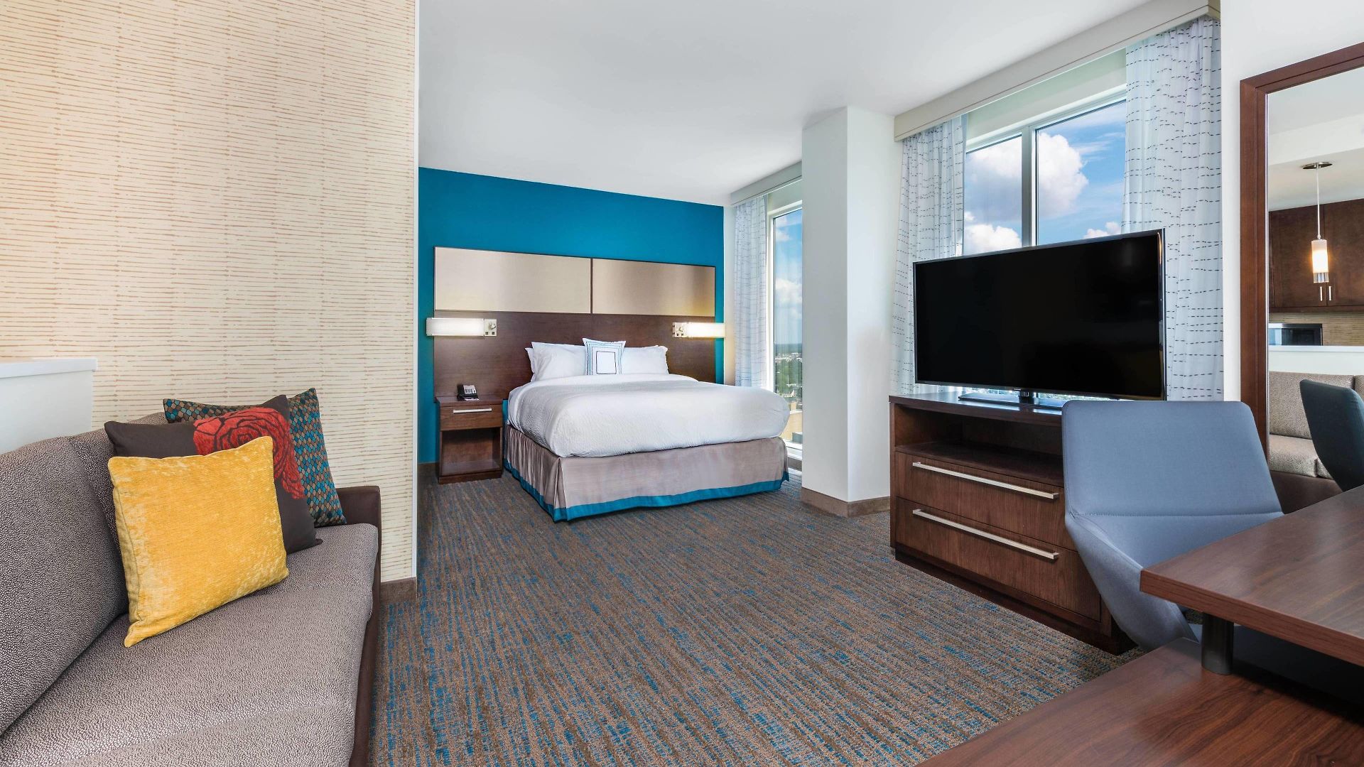 By Marriott Center Hotel