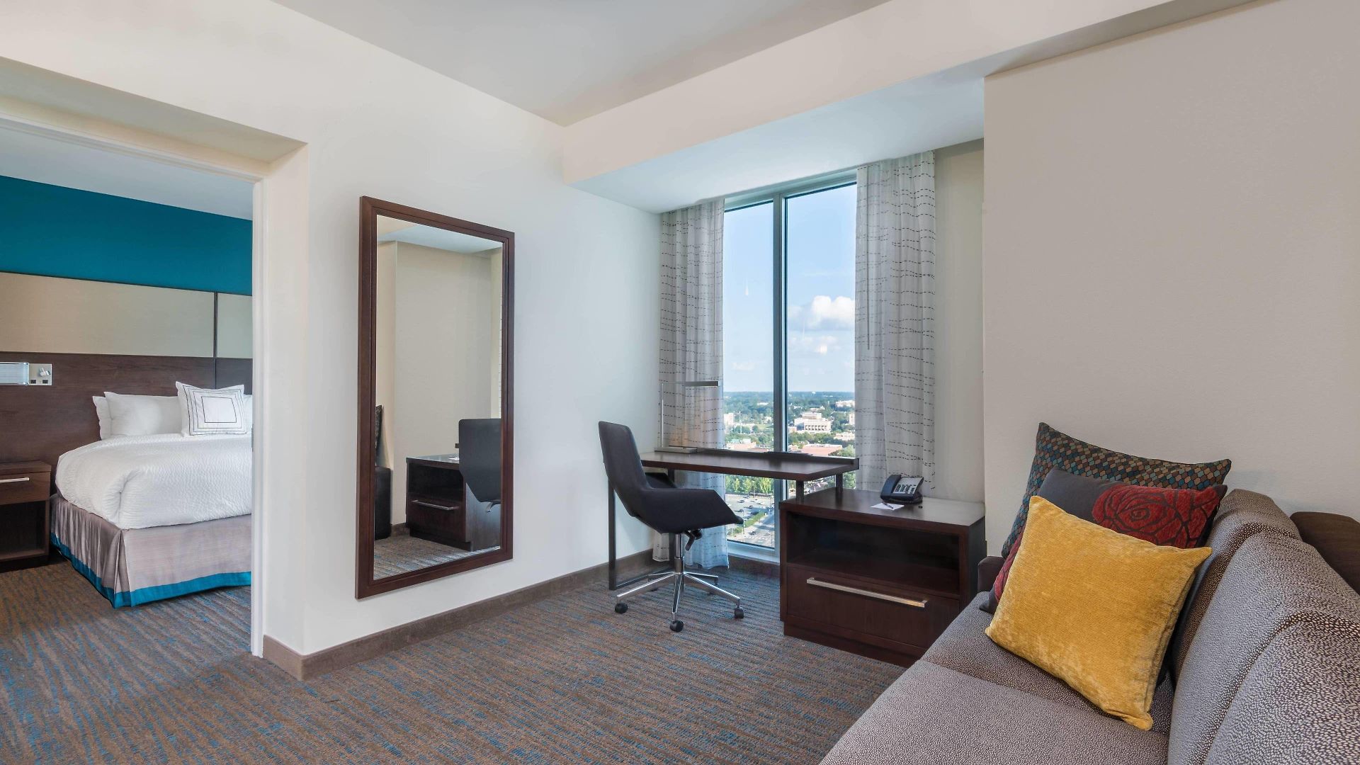 By Marriott Center Hotel Charlotte
