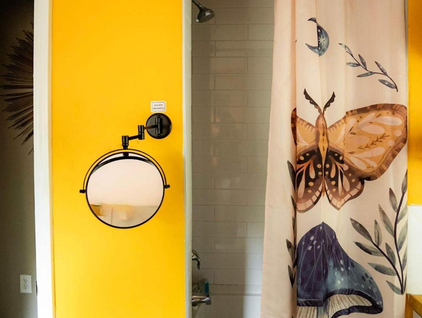 Adorable Solo-traveler Retreat Apartment Charlotte