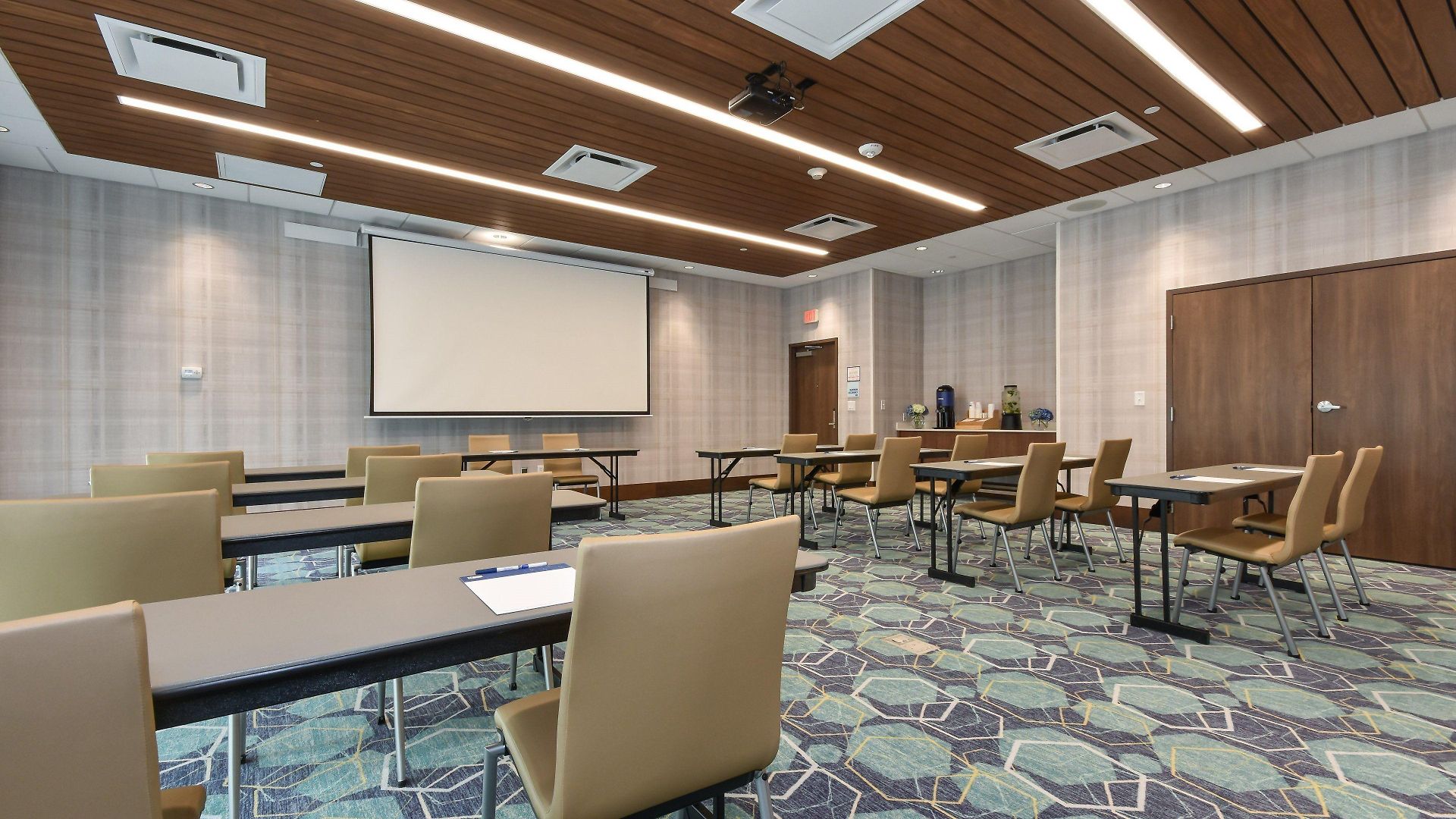 Hotel Express & - Ballantyne By Ihg