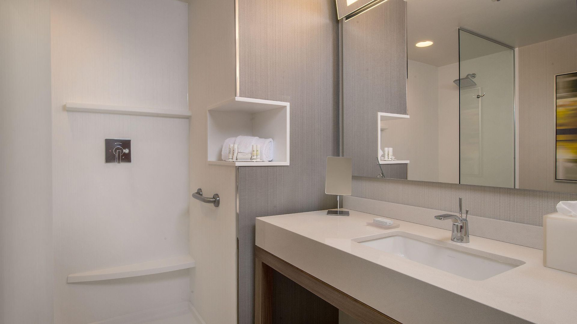 Courtyard By Marriott Northlake