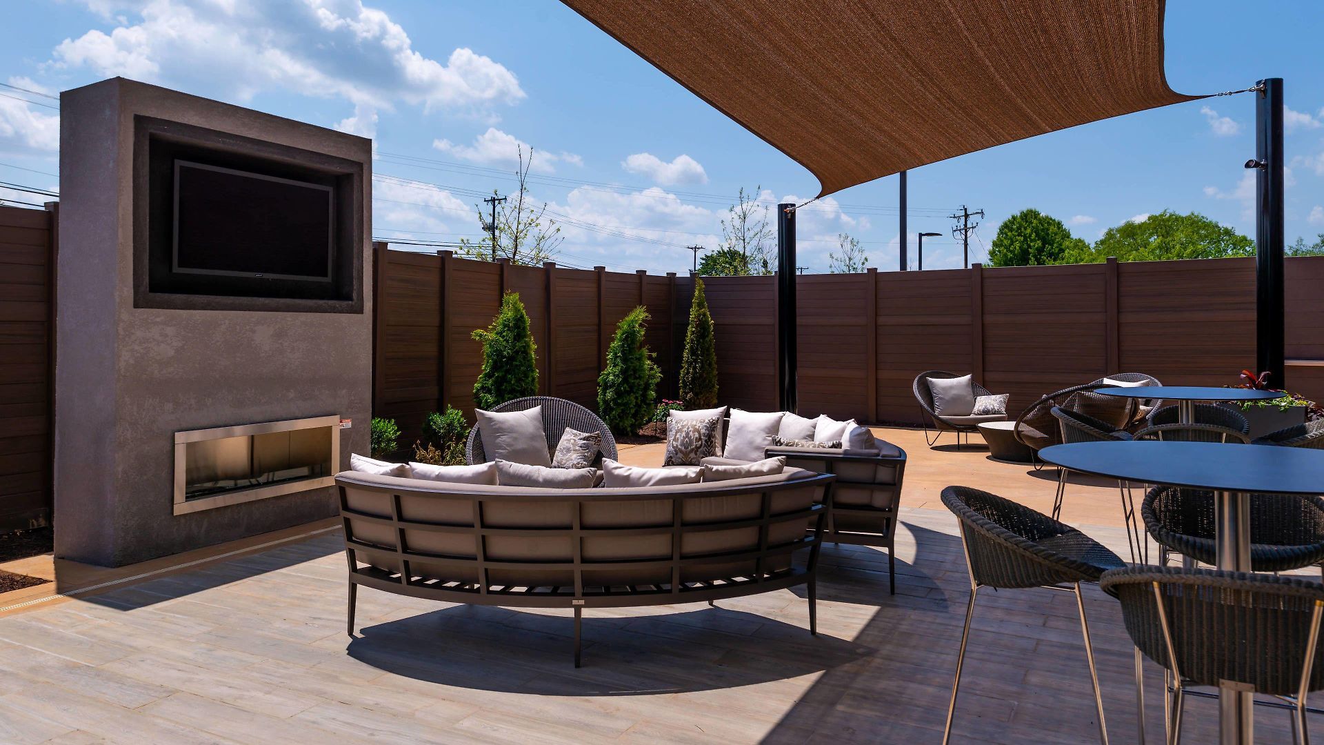 Courtyard By Marriott Northlake 2*