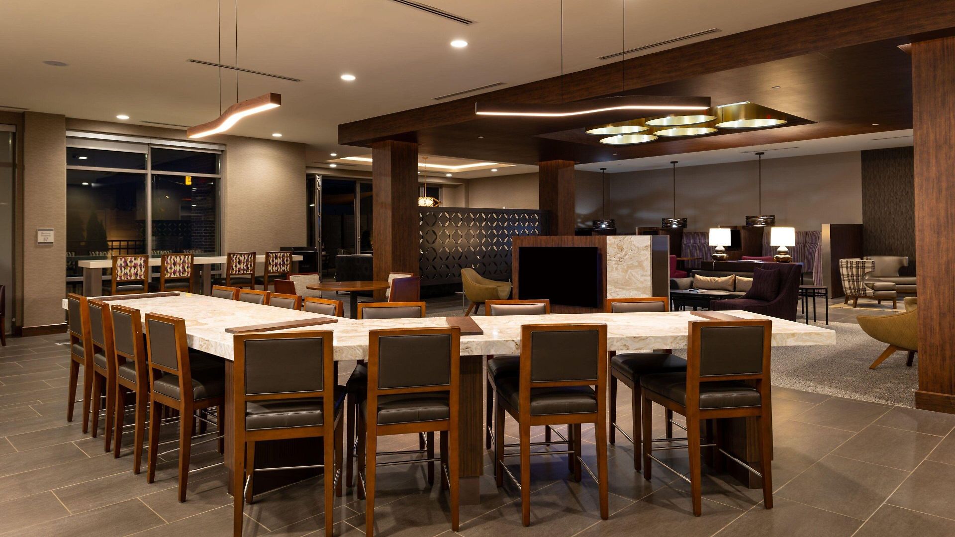 Courtyard By Marriott Northlake Hotel