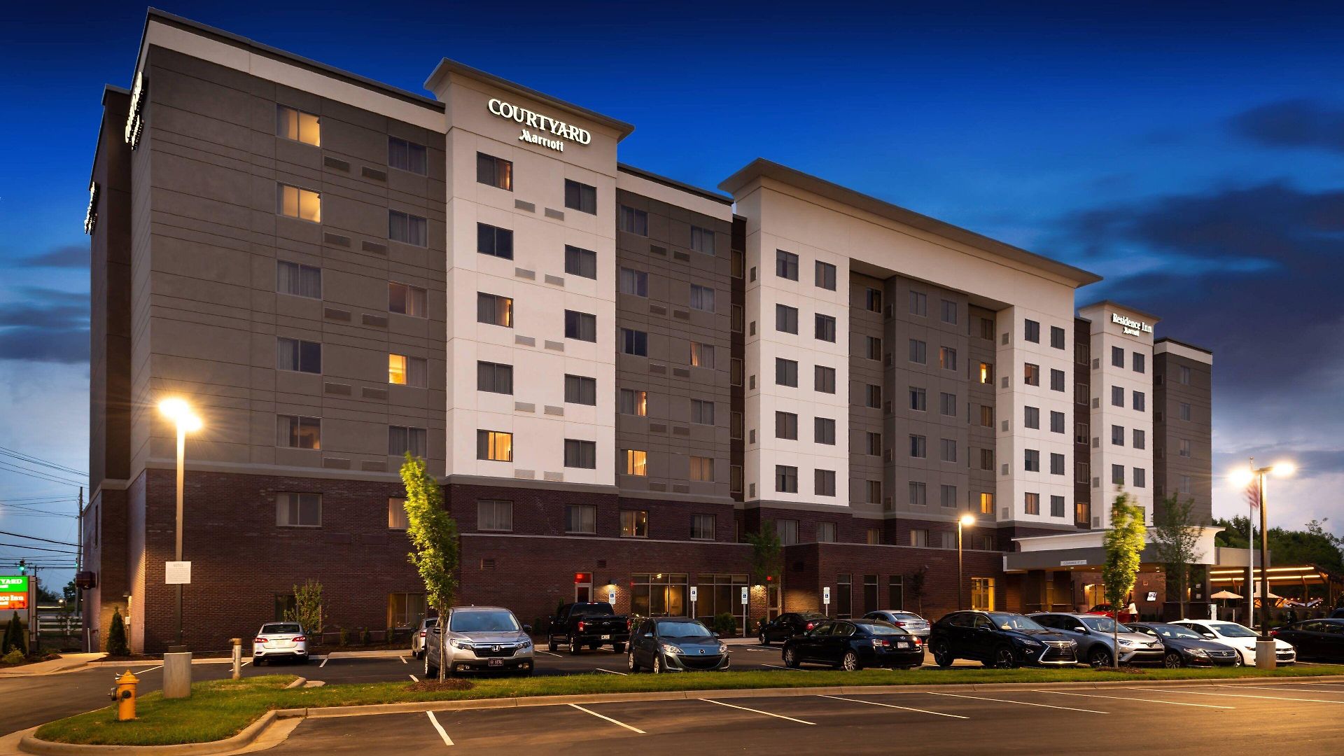 Courtyard By Marriott Northlake 2*