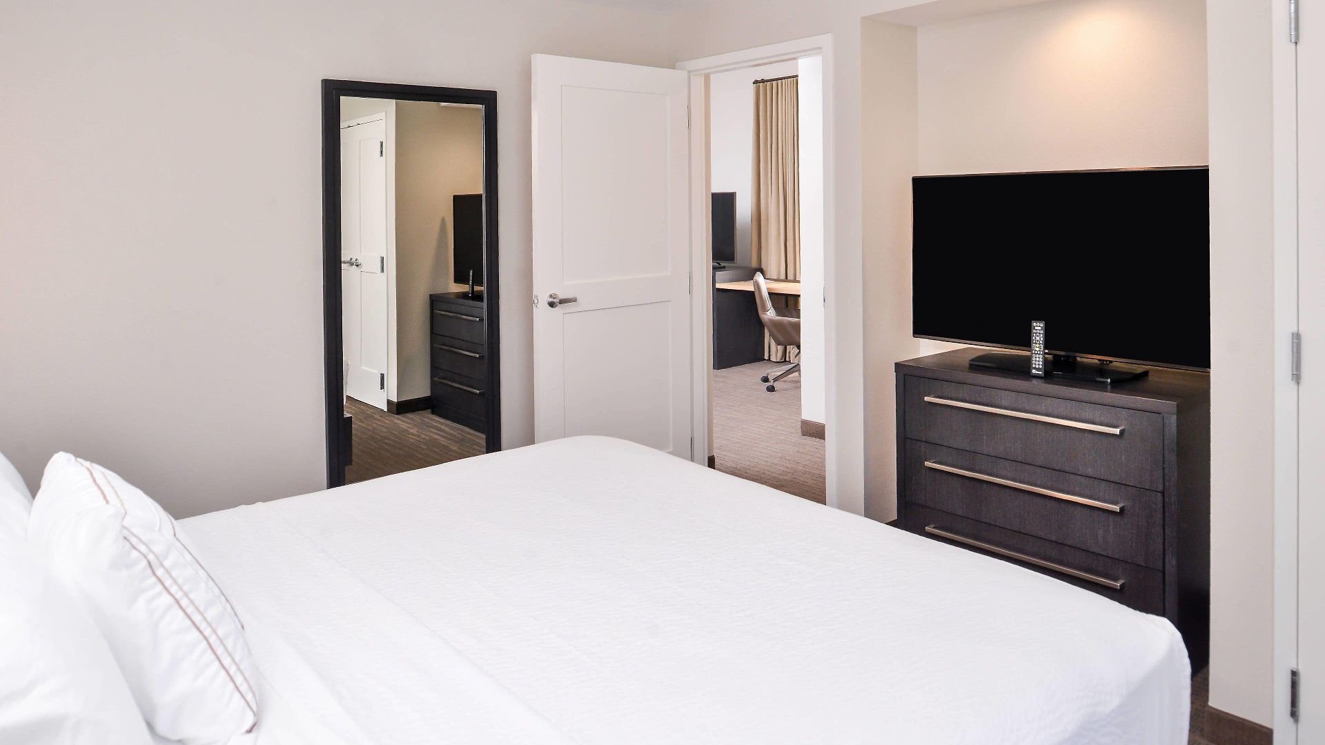 Hotel By Marriott Northlake Charlotte