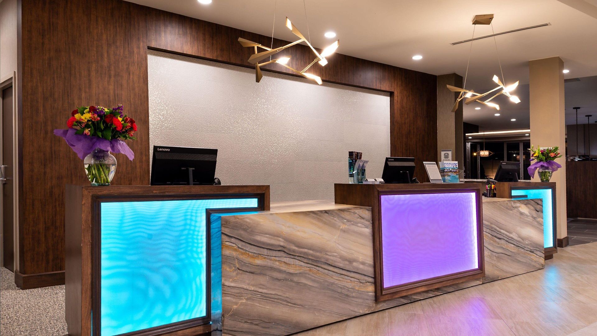 By Marriott Northlake
