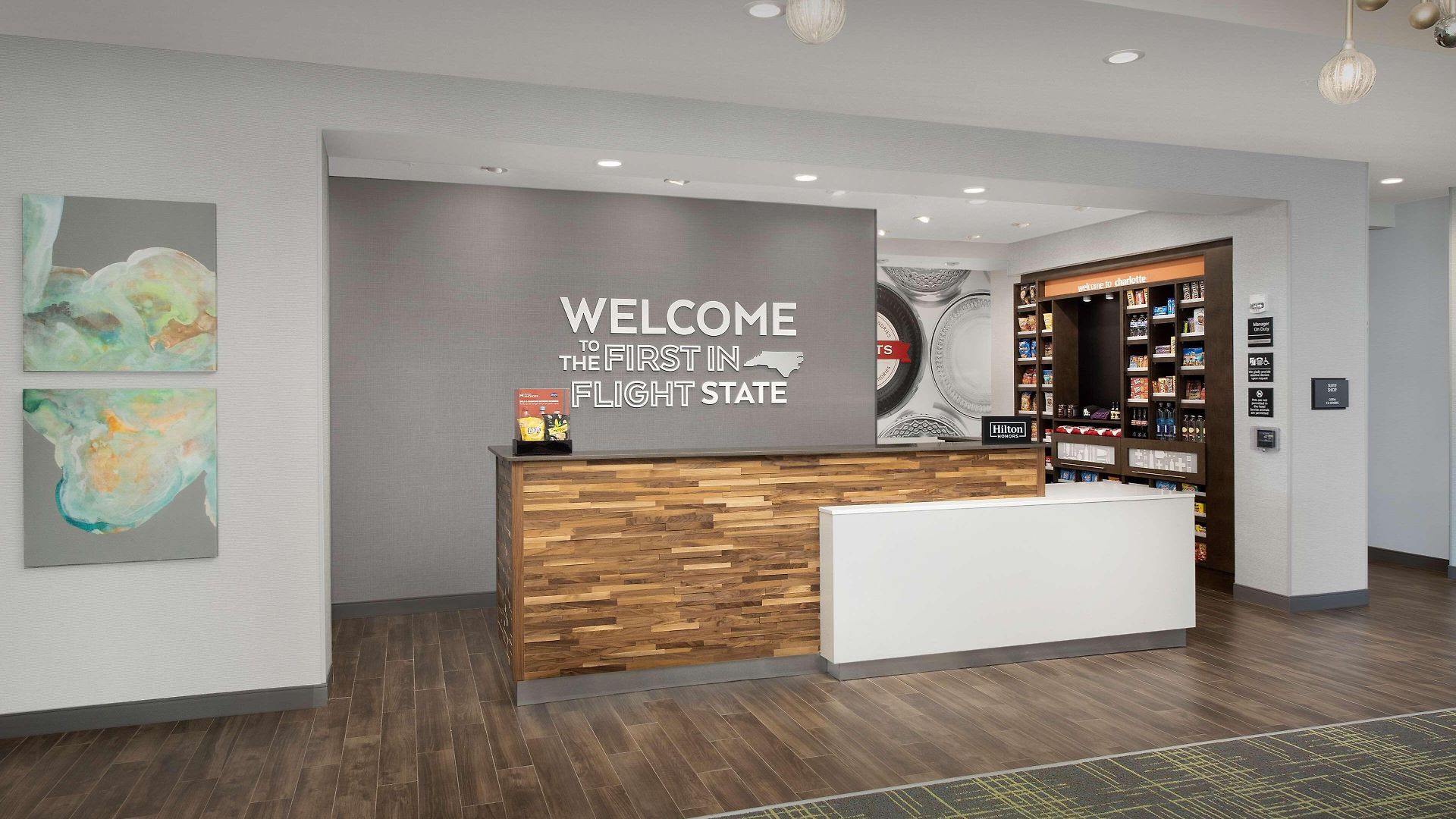 Hotel Hampton & Airport Pointe 3*